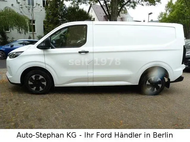 Nowe Ford Transit Trend 100 kW (136 KM) 2026 Biały Sedan/Limuzyna