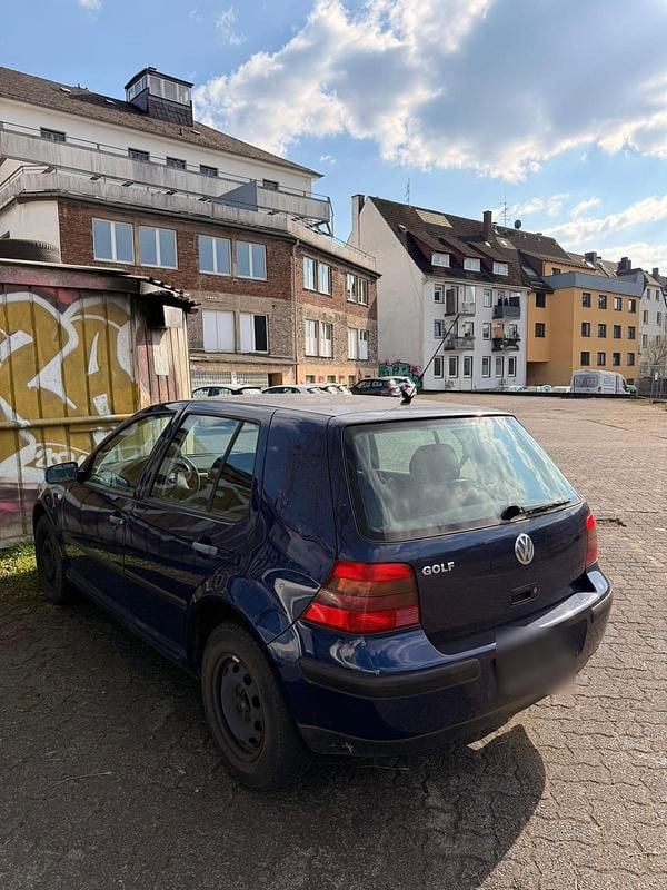 Gebraucht VW Golf IV 75 PS (55 kW) 2002 Blau Kleinwagen