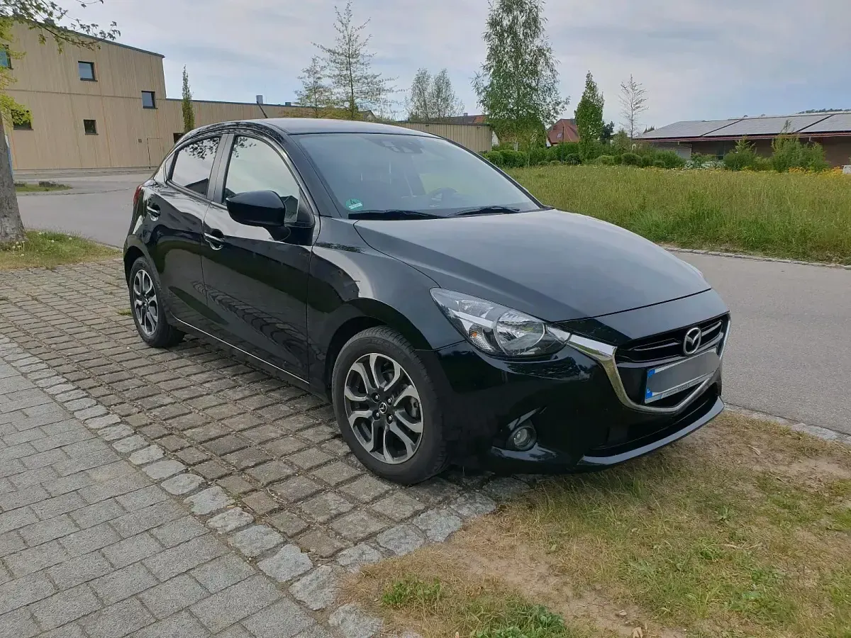 Usata Mazda 2 90 CV (66 kW) 2015 Nero Berlina