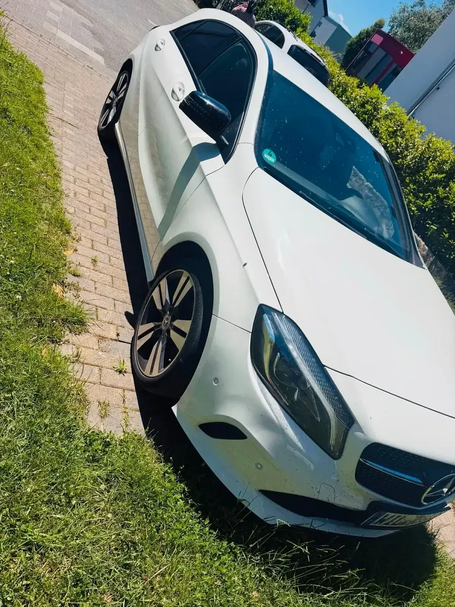 Gebraucht Mercedes A180 2017 Weiß Coupé
