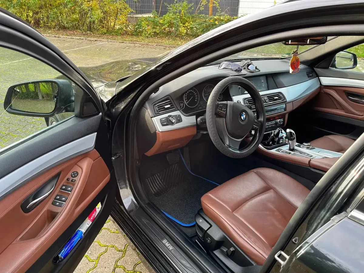 Gebraucht BMW 525 218 PS (160 kW) 2012 Schwarz Kombi