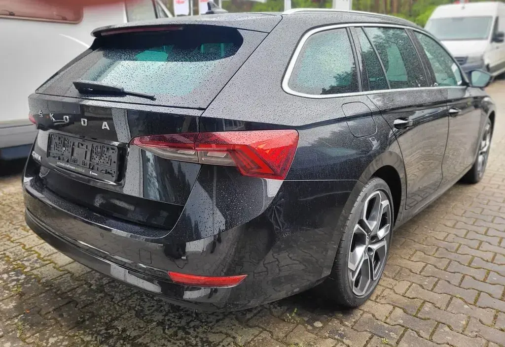 Usata Skoda Octavia Style 150 CV (110 kW) 2023 Nero Station wagon
