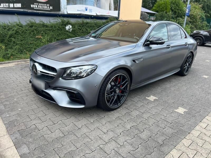 Grau Gebraucht 2018 Mercedes E63S AMG AMG Limousine | 61.900 € (Etwas zu teuer) - Bild 1/4