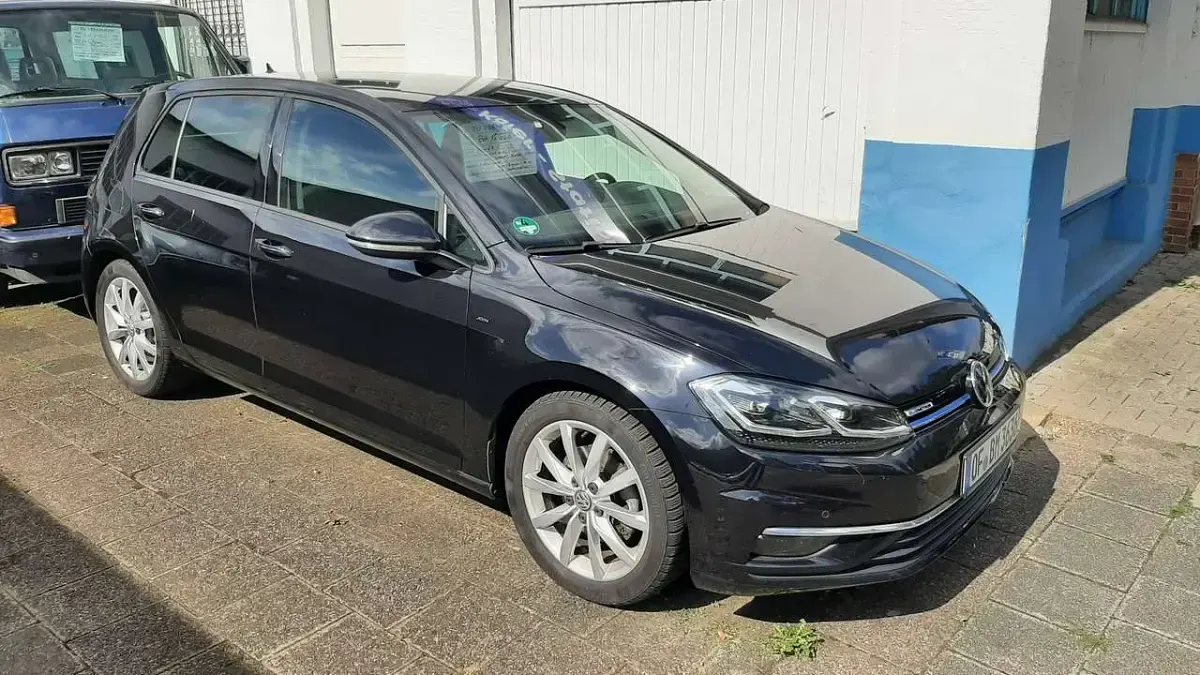 Gebraucht VW Golf VII Join 131 PS (96 kW) 2018 Deep black perleffekt Kleinwagen
