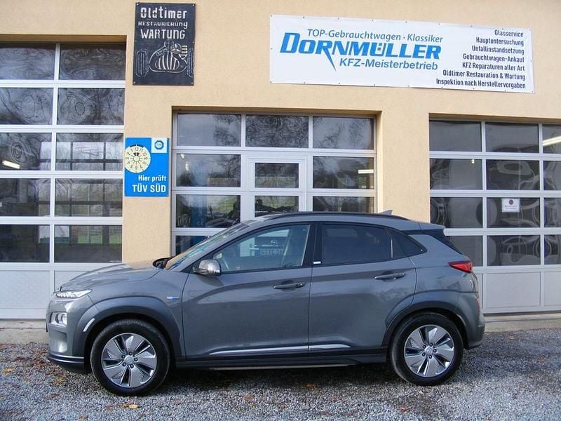 Galactic grey (metallic) Gebraucht 2021 Hyundai Kona Advantage SUV | 16.900 € (Fairer Preis) - Bild 1/4