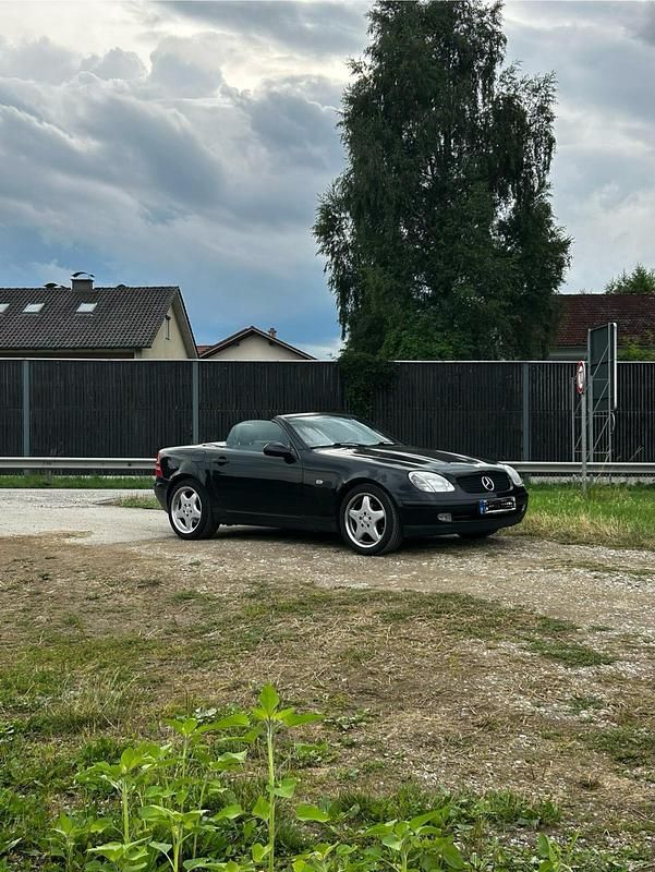 Schwarz Gebraucht 1998 Mercedes SLK200 Cabrio | 4.000 € (Fairer Preis) - Bild 1/4