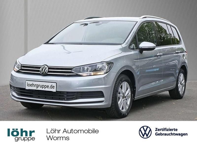 Oyster silver metallic Gebraucht 2024 VW Touran Comfortline Van / Kleinbus | 30.990 € (Guter Preis) - Bild 1/4