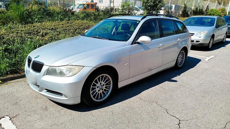 Gebraucht BMW 320 150 PS (110 kW) 2006 Silber Kombi