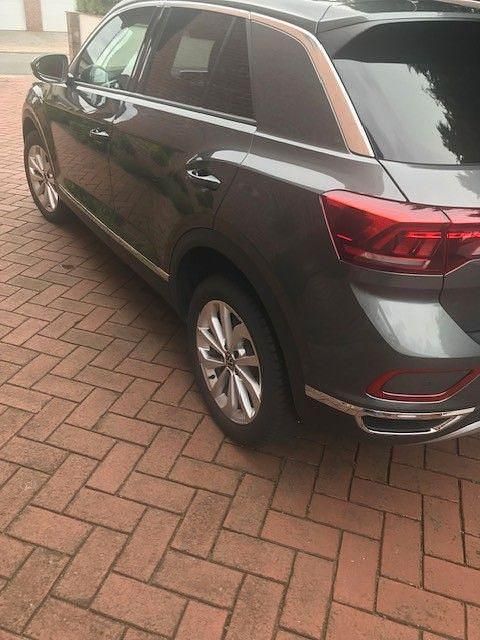 Gebraucht VW T-Roc Style 150 PS (110 kW) 2024 Grau SUV