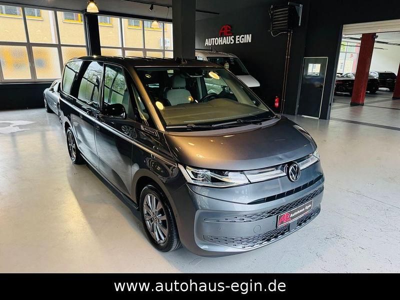 Second-hand VW Multivan Style 150 CP (110 kW) 2024 Gri Monovolum