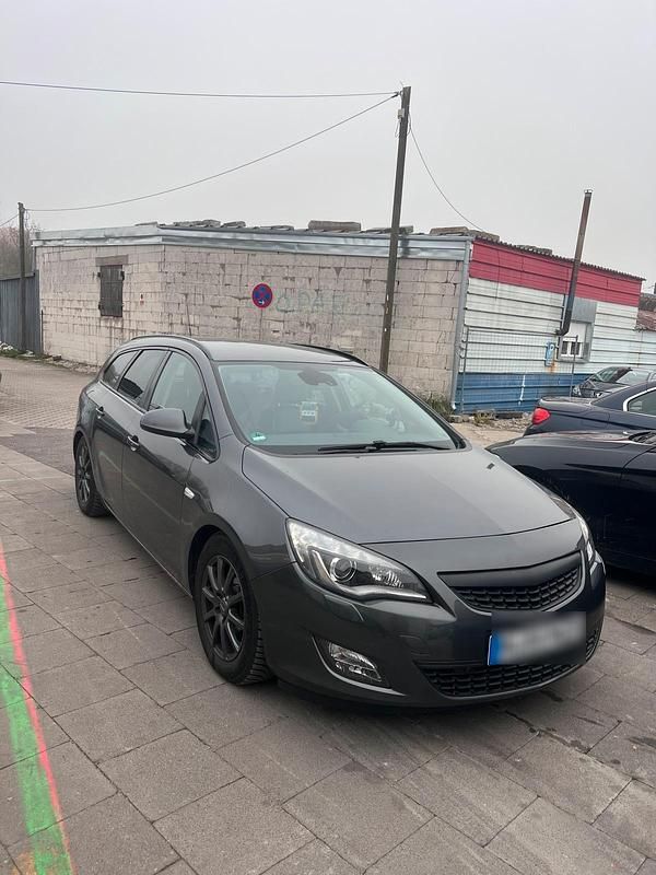 Grau Gebraucht 2011 Opel Astra Kombi | 3.600 € (Superpreis) - Bild 1/4