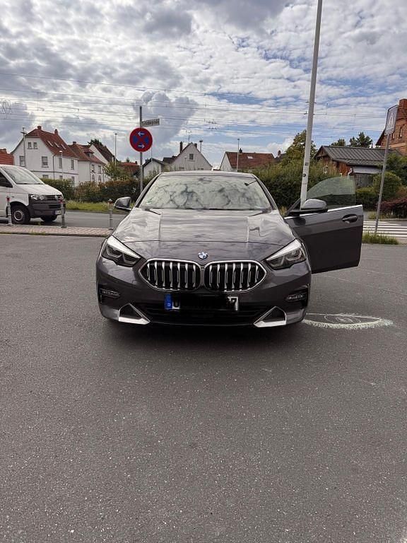 Grau Gebraucht 2020 BMW 220 Coupé | 25.900 € (Fairer Preis) - Bild 1/4