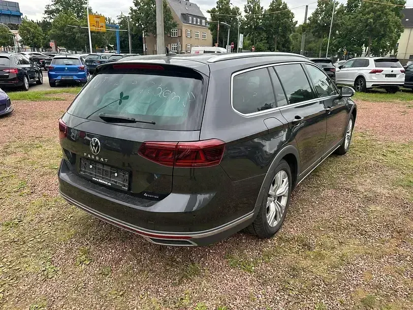 Gebraucht VW Passat Alltrack 200 PS (147 kW) 2023 Mangangrau metallic Kombi