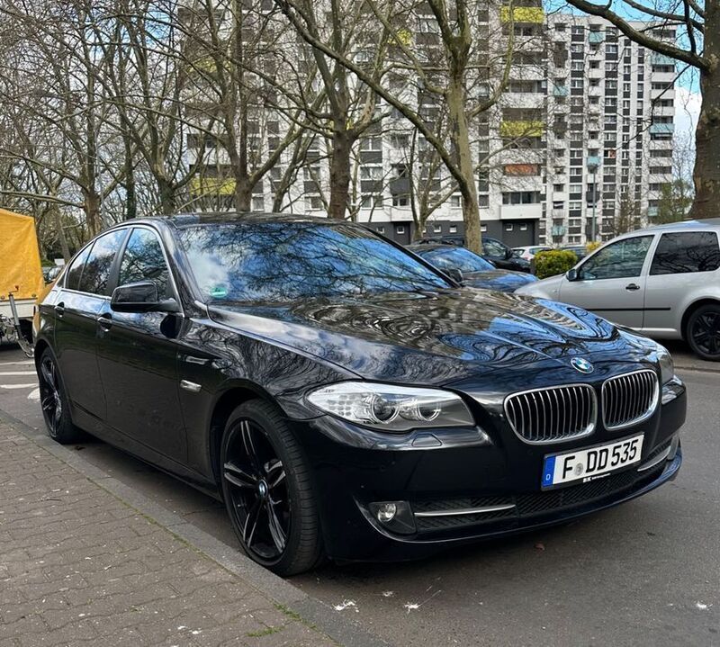 Schwarz Gebraucht 2013 BMW 530 Sport Line Limousine | 10.600 € (Fairer Preis) - Bild 1/4