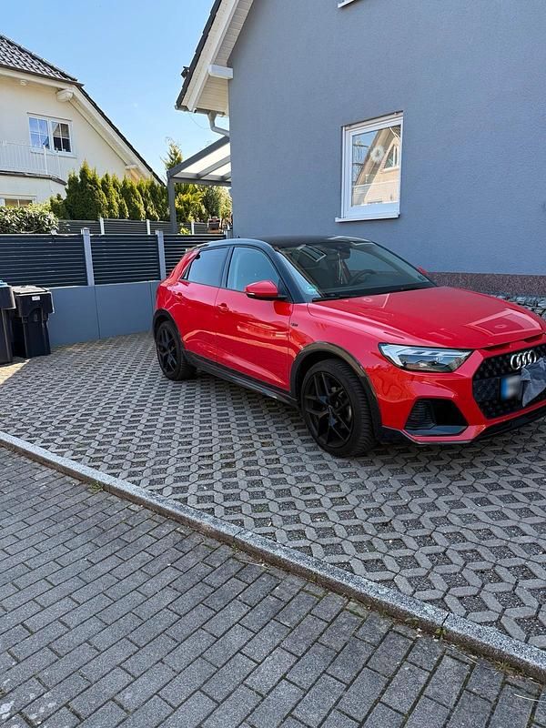Gebraucht Audi A1 116 PS (85 kW) 2020 Rot SUV