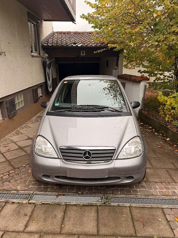 Grau Gebraucht 1999 Mercedes A140 Avantgarde Limousine | 700 € (Superpreis) - Bild 1/4