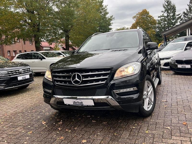 Schwarz Gebraucht 2011 Mercedes ML350 SUV | 12.950 € (Guter Preis) - Bild 1/4