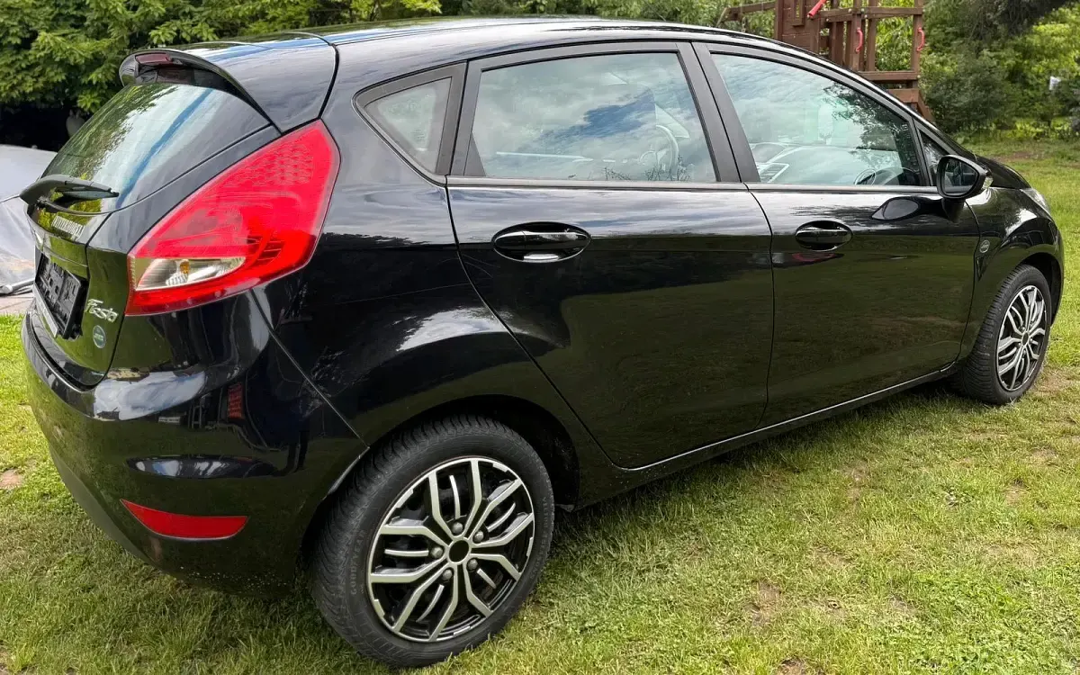 Gebraucht Ford Fiesta 82 PS (60 kW) 2011 Schwarz Coupé
