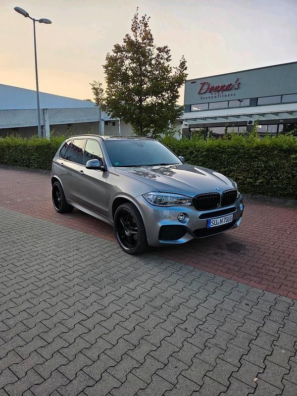 Grau Gebraucht 2015 BMW X5 M Sport SUV | 34.800 € - Bild 1/4