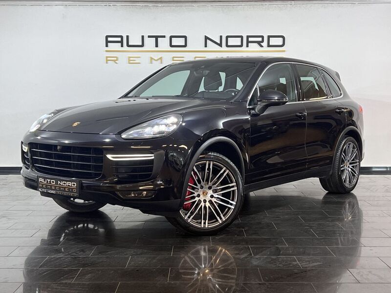 Schwarz Gebraucht 2016 Porsche Cayenne Turbo Sport SUV | 40.990 € (Fairer Preis) - Bild 1/4