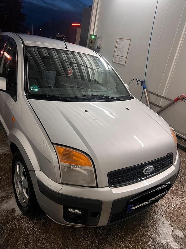 Gebraucht Ford Fusion Ambiente 68 PS (50 kW) 2004 Silber Kleinwagen