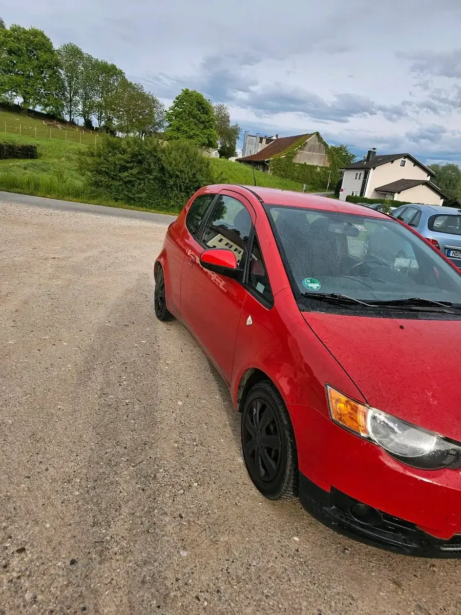 Gebraucht Mitsubishi Colt 75 PS (55 kW) 2011 Rot Kleinwagen