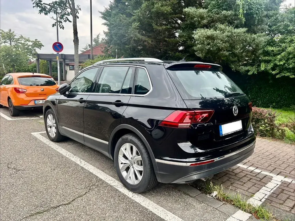 Gebraucht VW Tiguan Highline 150 PS (110 kW) 2016 Schwarz SUV