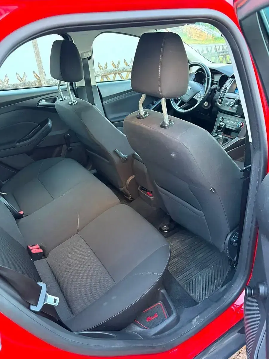Gebraucht Ford Focus Business Edition 105 PS (77 kW) 2017 Rot Kombi