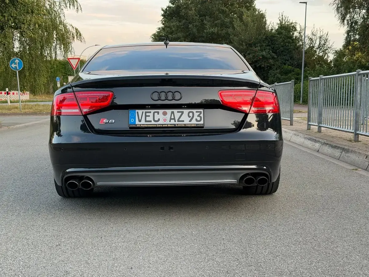 Gebraucht Audi S8 520 PS (382 kW) 2013 Schwarz Limousine