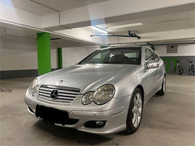 Gebraucht Mercedes CL200 163 PS (119 kW) 2007 Silber Coupé