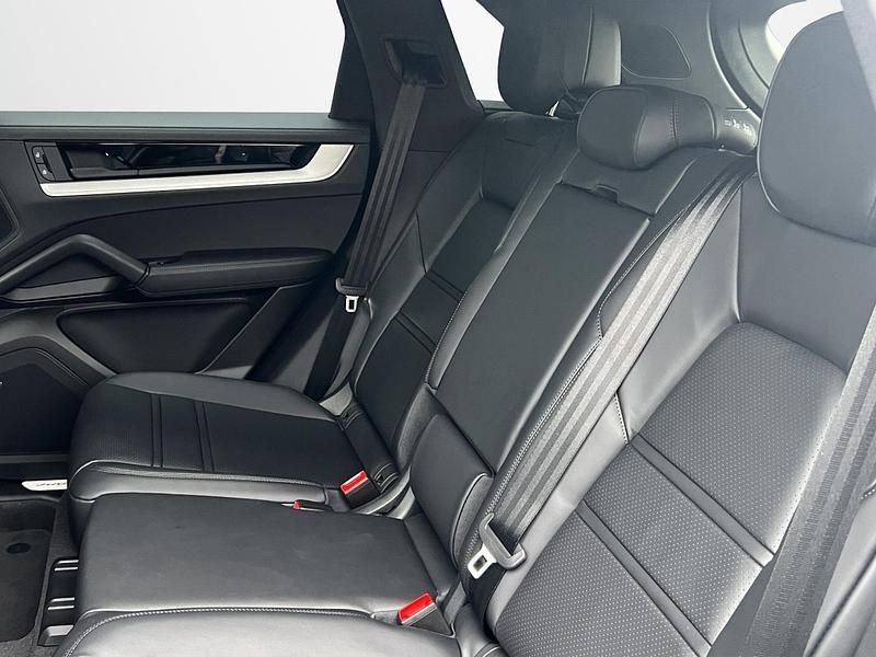 Gebraucht Porsche Cayenne 470 PS (345 kW) 2025 Grau SUV