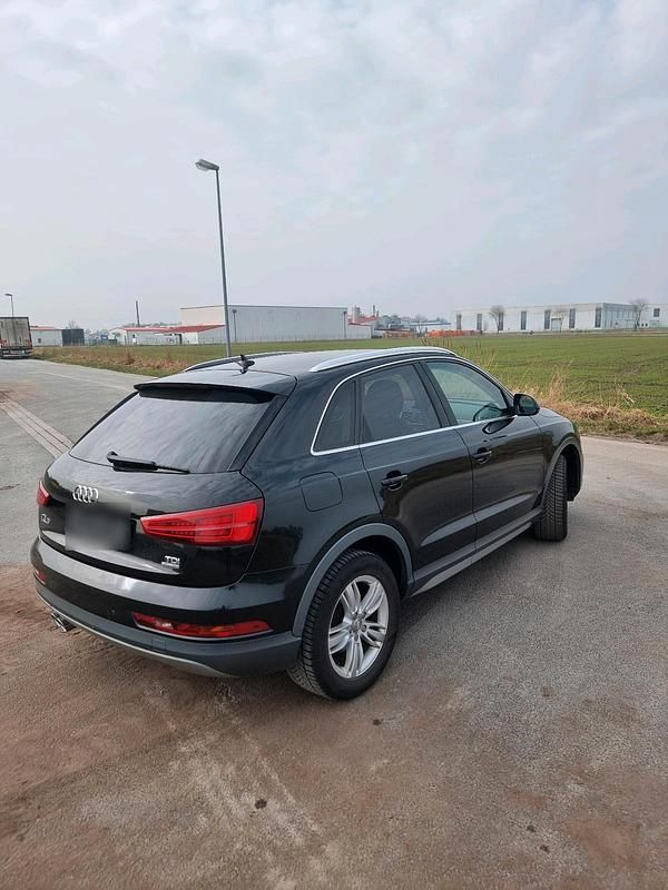 Gebraucht Audi Q3 150 PS (110 kW) 2016 Schwarz SUV