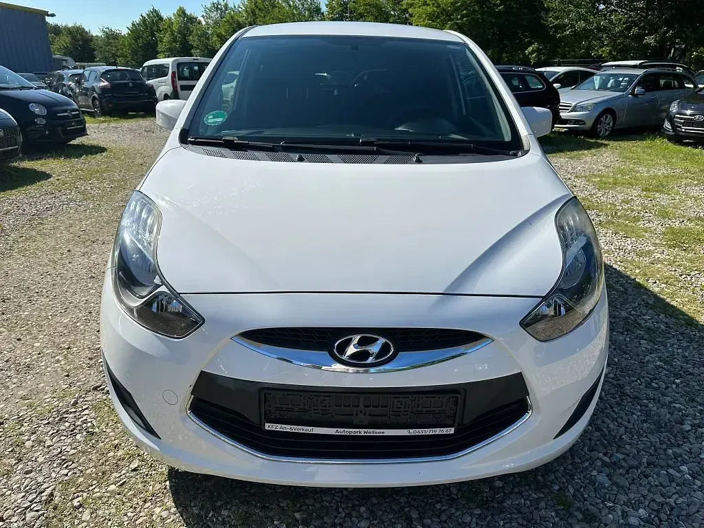Gebraucht Hyundai ix20 Classic 90 PS (66 kW) 2012 Weiß Kleinwagen