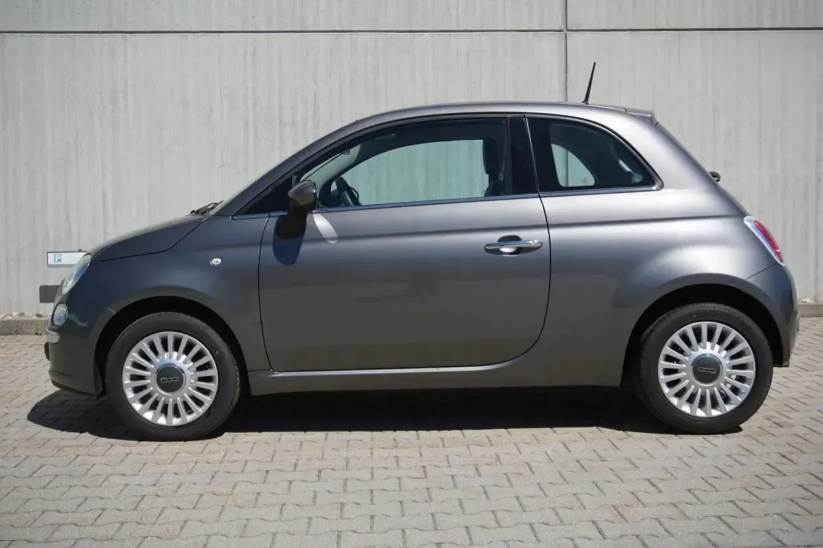Usado Fiat 500 69 CV (50 kW) 2015 Gris Utilitario