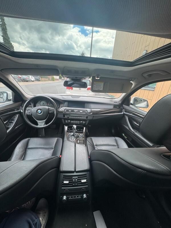 Weiß Gebraucht 2010 BMW 530 Limousine | 13.000 € (Guter Preis) - Bild 1/4