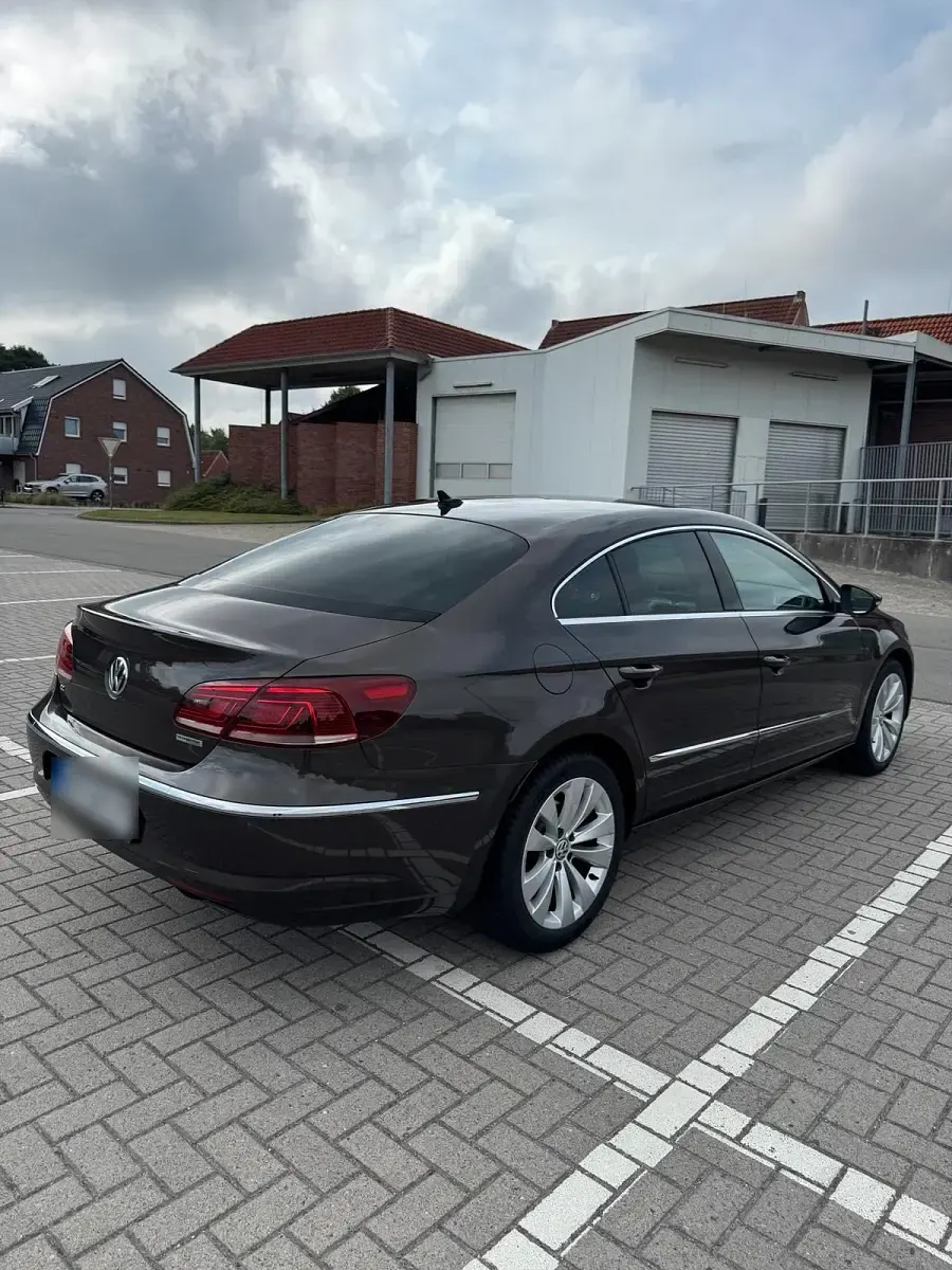 Usata VW Passat 140 CV (102 kW) 2013 Marrone Berlina