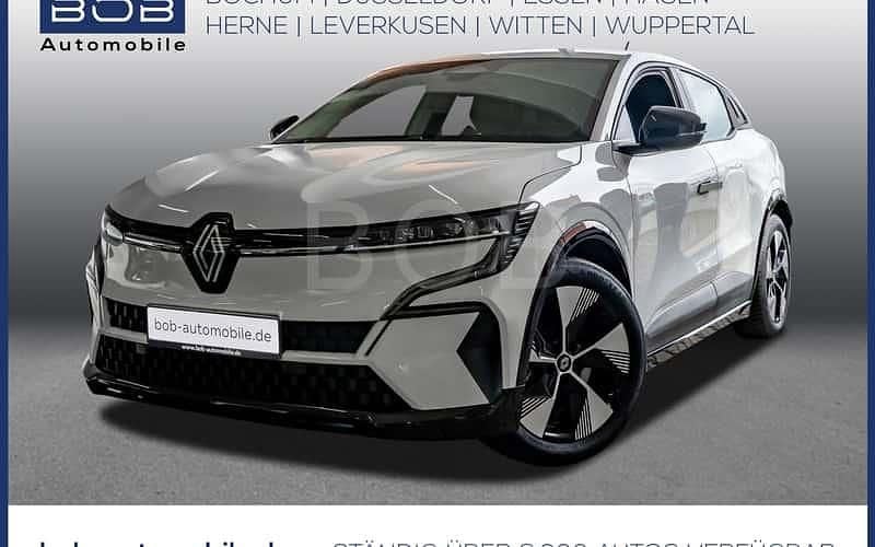 Weiß Gebraucht 2022 Renault Mégane Equilibre Limousine | 21.444 € (Fairer Preis) - Bild 1/4