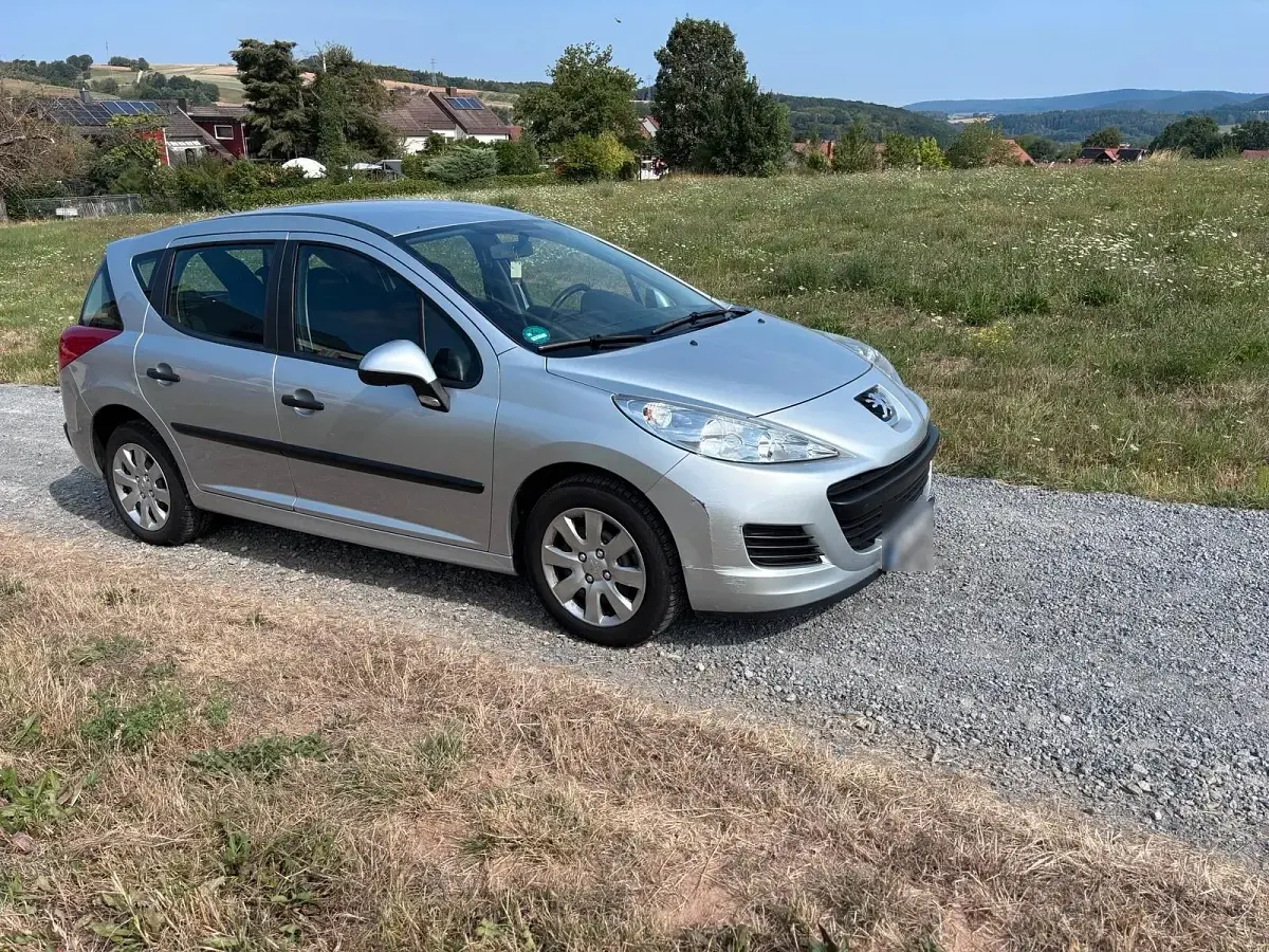 Gebraucht Peugeot 207 106 PS (77 kW) 2010 Silber Kombi