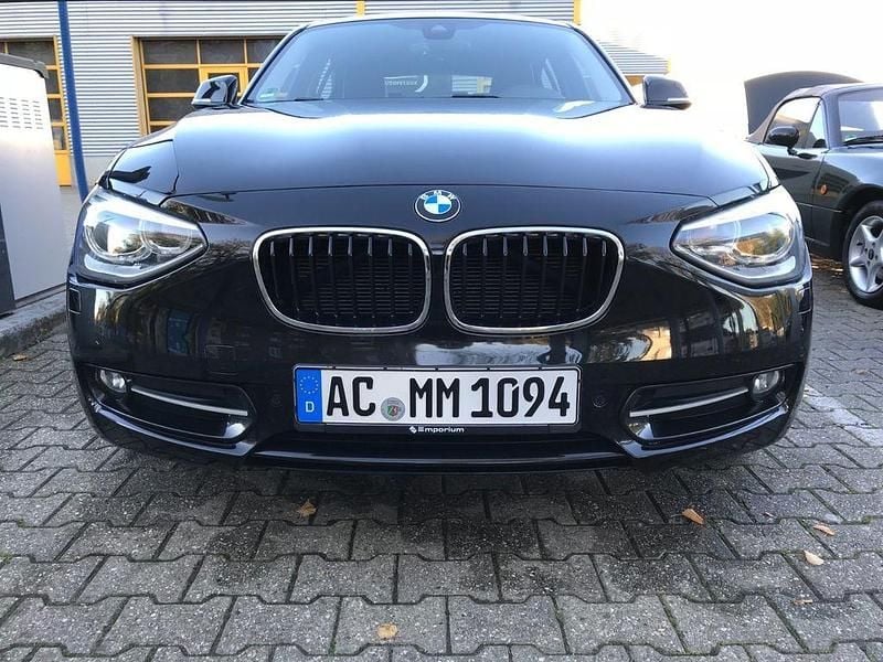 Gebraucht BMW 118 Sport Line 143 PS (105 kW) 2014 Schwarz Kleinwagen