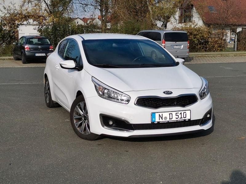 Weiß Gebraucht 2015 Kia ProCeed Spirit Coupé | 7.800 € (Fairer Preis) - Bild 1/4