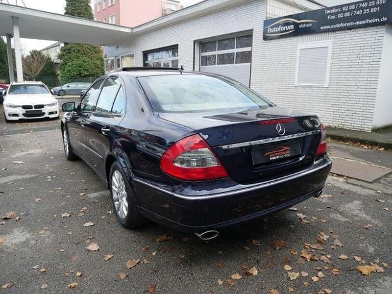 Gebraucht Mercedes E280 Elegance 235 PS (172 kW) 2007 Tansanitblau  metalliclack Limousine