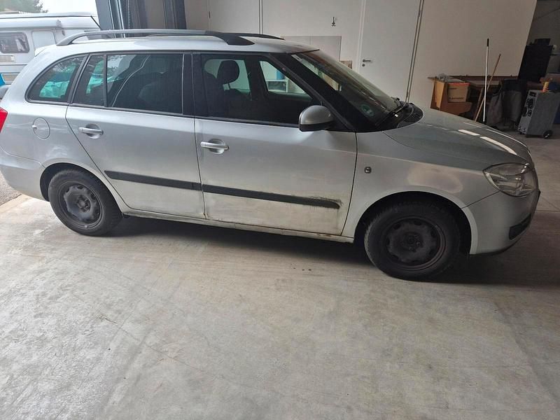 Gebraucht Skoda Fabia 65 PS (47 kW) 2009 Grau Kombi