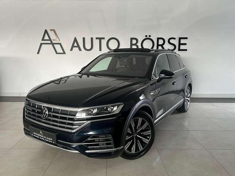 Moonlight blue Gebraucht 2021 VW Touareg Elegance SUV | 30.890 € (Superpreis) - Bild 1/3