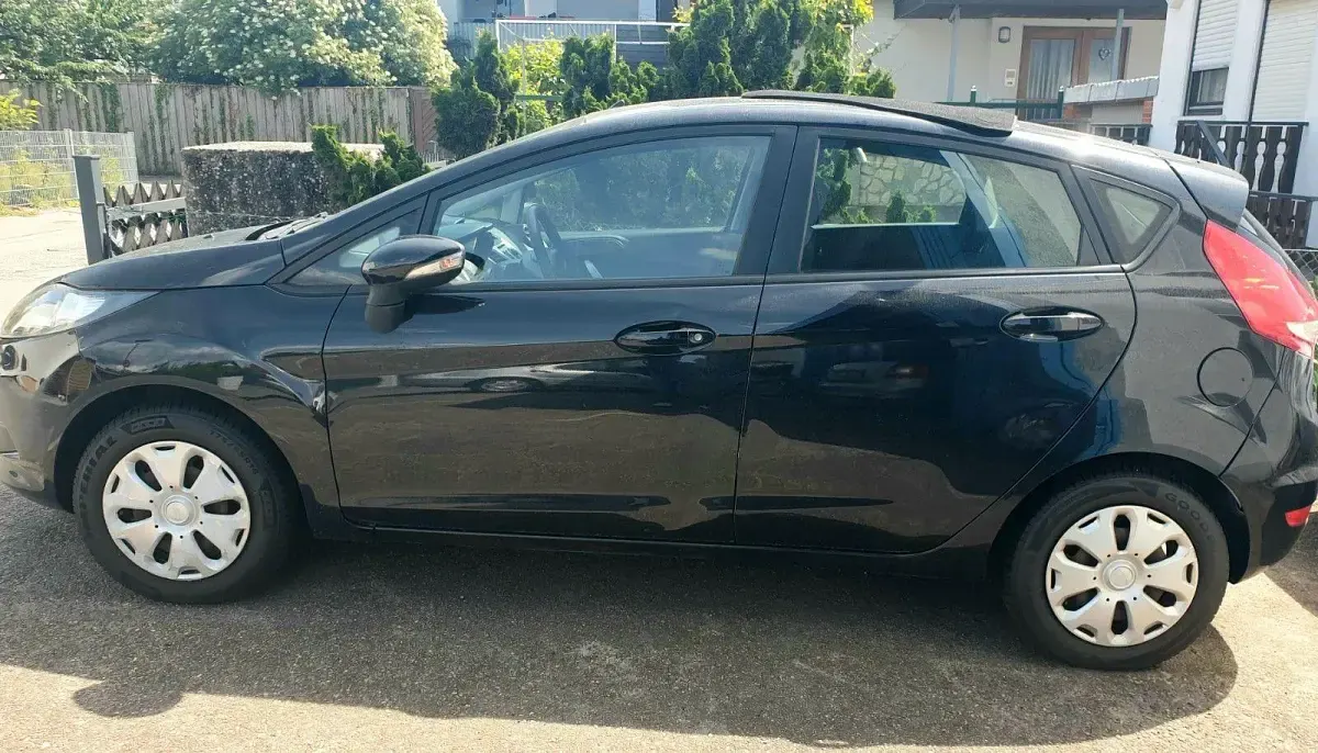 Gebraucht Ford Fiesta Titanium 82 PS (60 kW) 2011 Schwarz Limousine