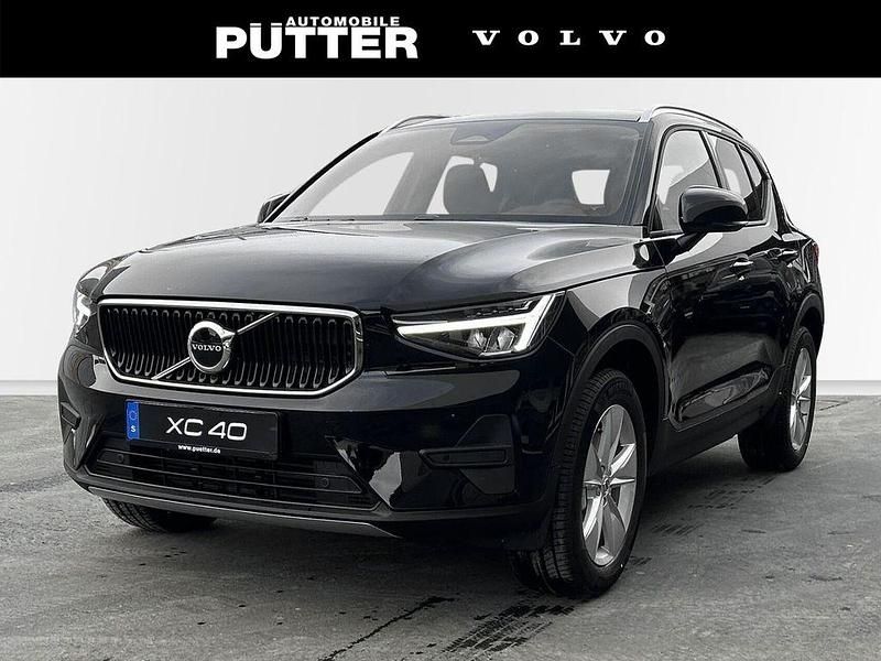 Neu Volvo XC40 Core 163 PS (119 kW) 2025 Metallic (schwarz SUV