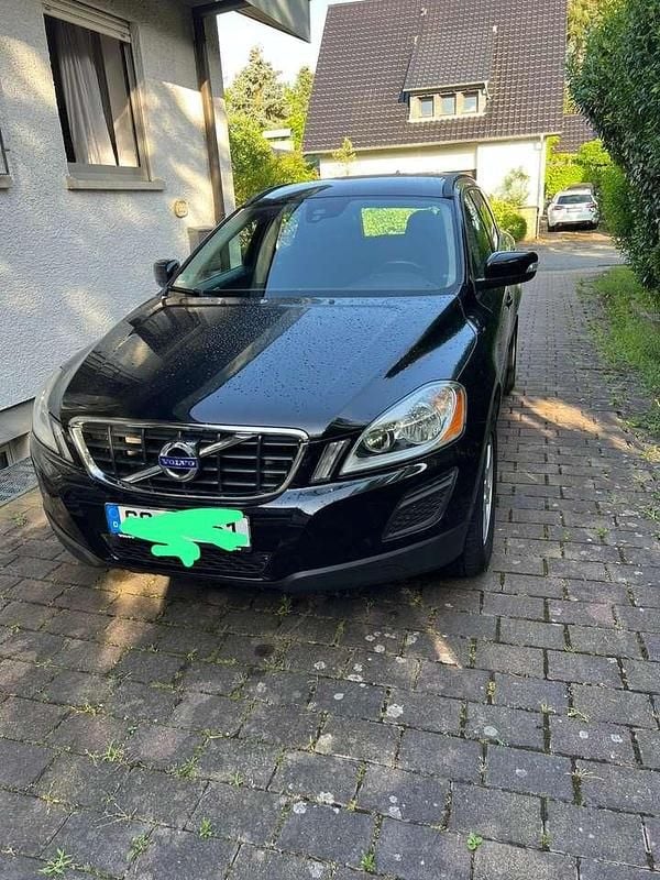 Schwarz Gebraucht 2011 Volvo XC60 Kinetic SUV | 15.300 € (Teuer) - Bild 1/4