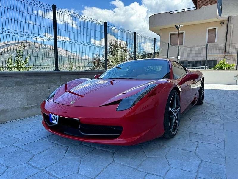 Rosso corsa Gebraucht 2010 Ferrari 458 Coupé | 189.990 € (Teuer) - Bild 1/4