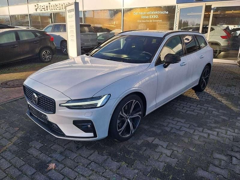 Gebraucht Volvo V60 Plus 197 PS (144 kW) 2024 Weiß Kombi