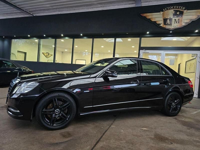 Gebraucht Mercedes E300 Sport 231 PS (169 kW) 2011 Schwarz Limousine