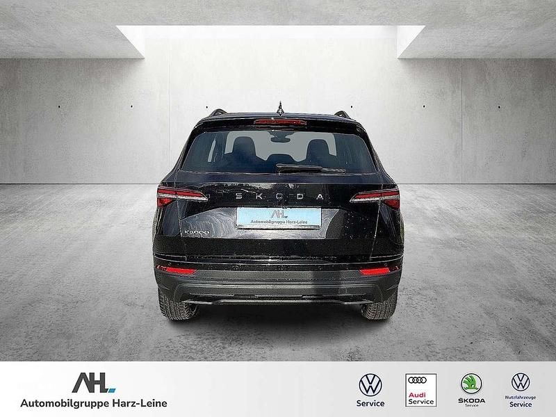 Neu Skoda Karoq Selection 150 PS (110 kW) 2025 Schwarzmagic SUV